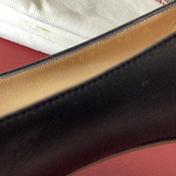 Salvatore Ferragamo Black Leather Women's Pumps - Picture 10 of 11